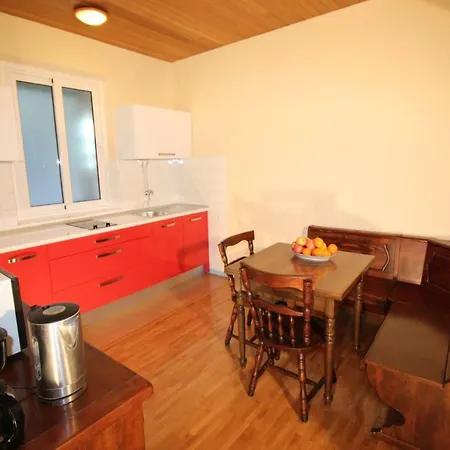 Villa Center1 *