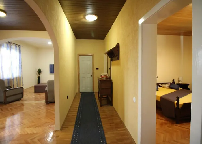 Center1 Makarska